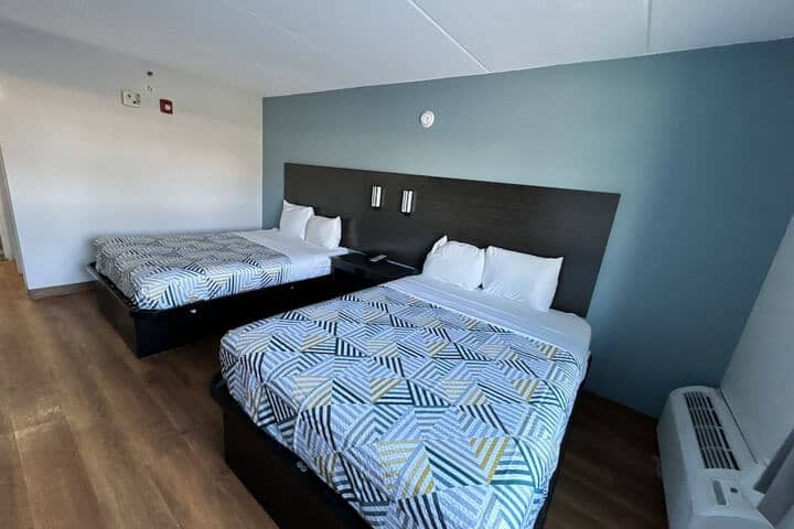 Room 16 of 44